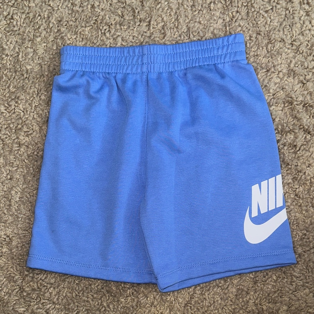 NWT Nike Blue and White Shorts (7)